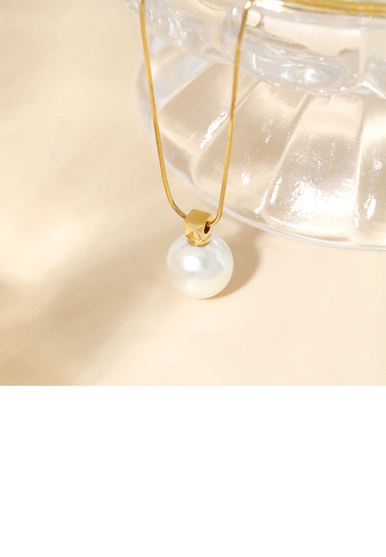 925 Sterling Silver Plated Gold Simple and Elegant Imitation Pearl Geometric Pendant with Necklace - Luxurious Look