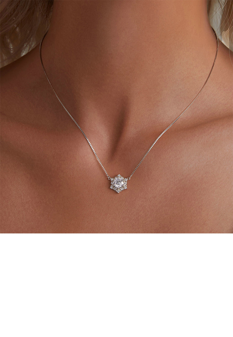 925 Sterling Silver Simple Sparkling Snowflake Pendant with Cubic Zirconia and Necklace - Luxurious Look