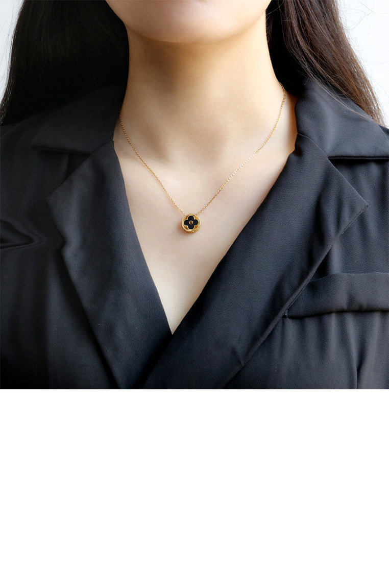 925 Sterling Silver Plated Gold Simple Temperament Four-leafed Clover Round Pendant with Necklace