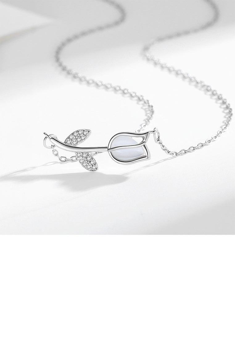 925 Sterling Silver Simple Temperament Tulip Pendant with Cubic Zirconia and Necklace - Luxurious Look
