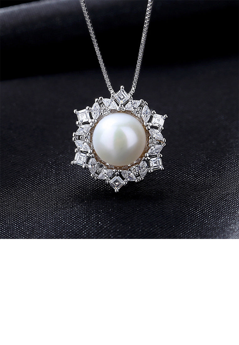 925 Sterling Silver Fashion and Elegant Geometric Floral Freshwater Pearl Pendant with Cubic Zirconia and Necklace - Luxurious Look