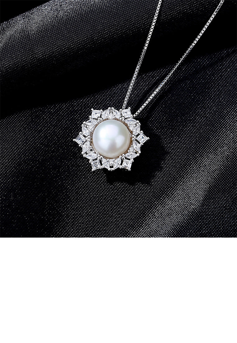 925 Sterling Silver Fashion and Elegant Geometric Floral Freshwater Pearl Pendant with Cubic Zirconia and Necklace - Luxurious Look