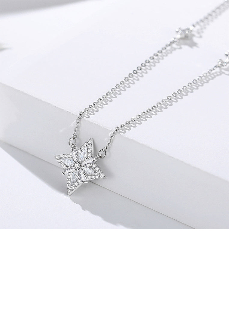 925 Sterling Silver Fashion Brilliant Four-pointed Star Pendant with Cubic Zirconia and Necklace - Luxurious Look