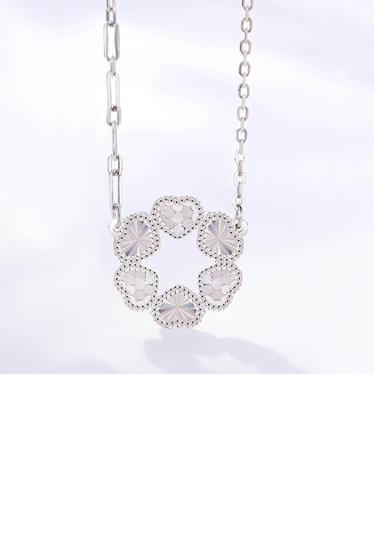 925 Sterling Silver Fashion Simple Heart-shaped Circle Pendant with Necklace