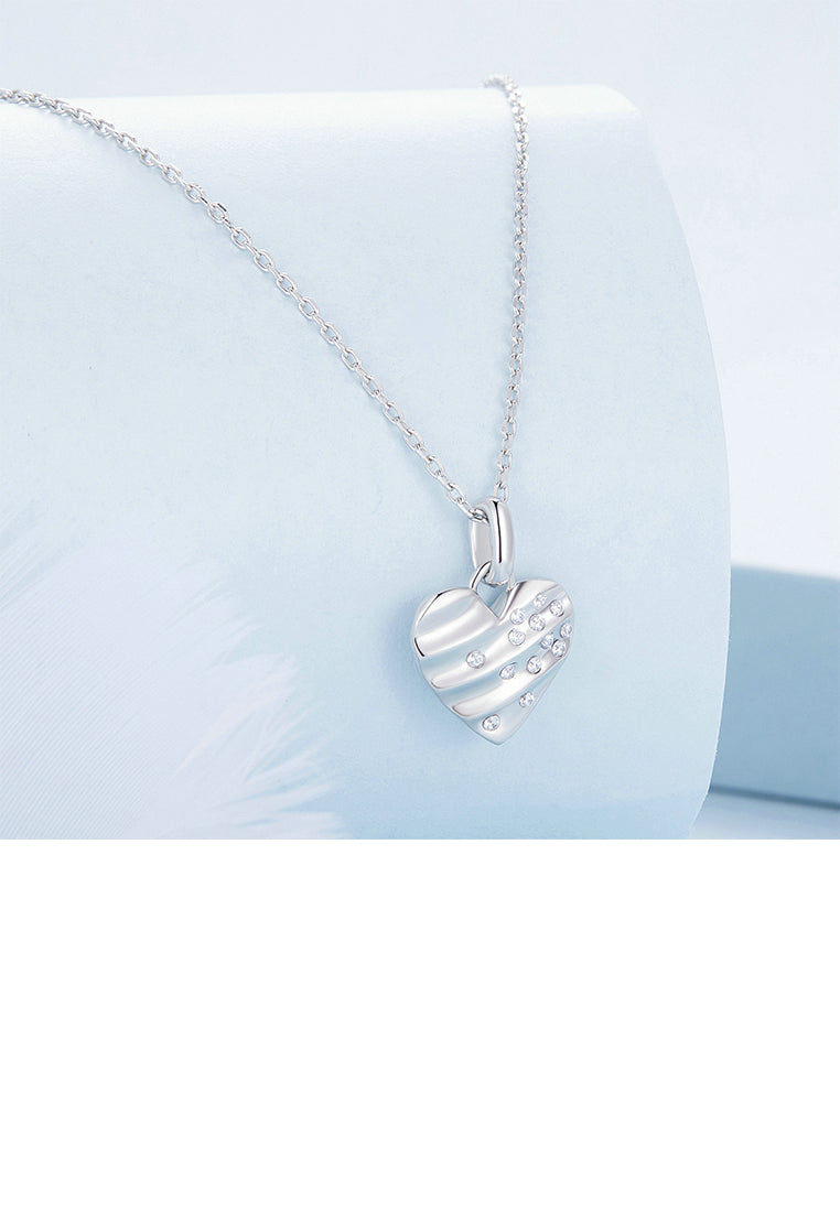 925 Sterling Silver Fashion Simple Heart-shaped Pendant with Cubic Zirconia and Necklace - Luxurious Look