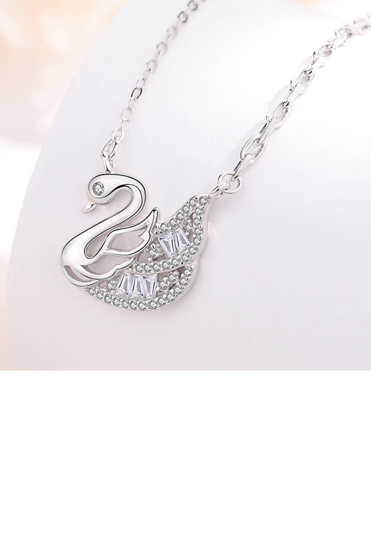 925 Sterling Silver Fashion and Elegant Swan Pendant with Cubic Zirconia and Necklace - Luxurious Look