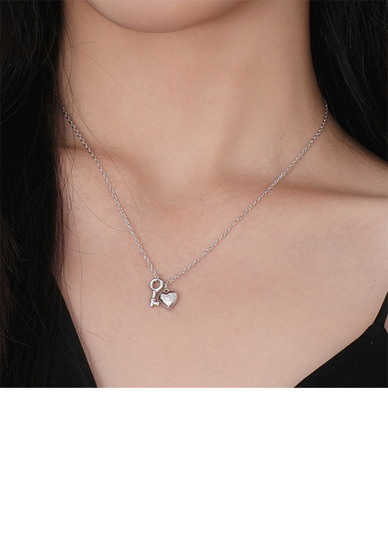 925 Sterling Silver Fashion Simple Heart-shaped Key Pendant with Necklace