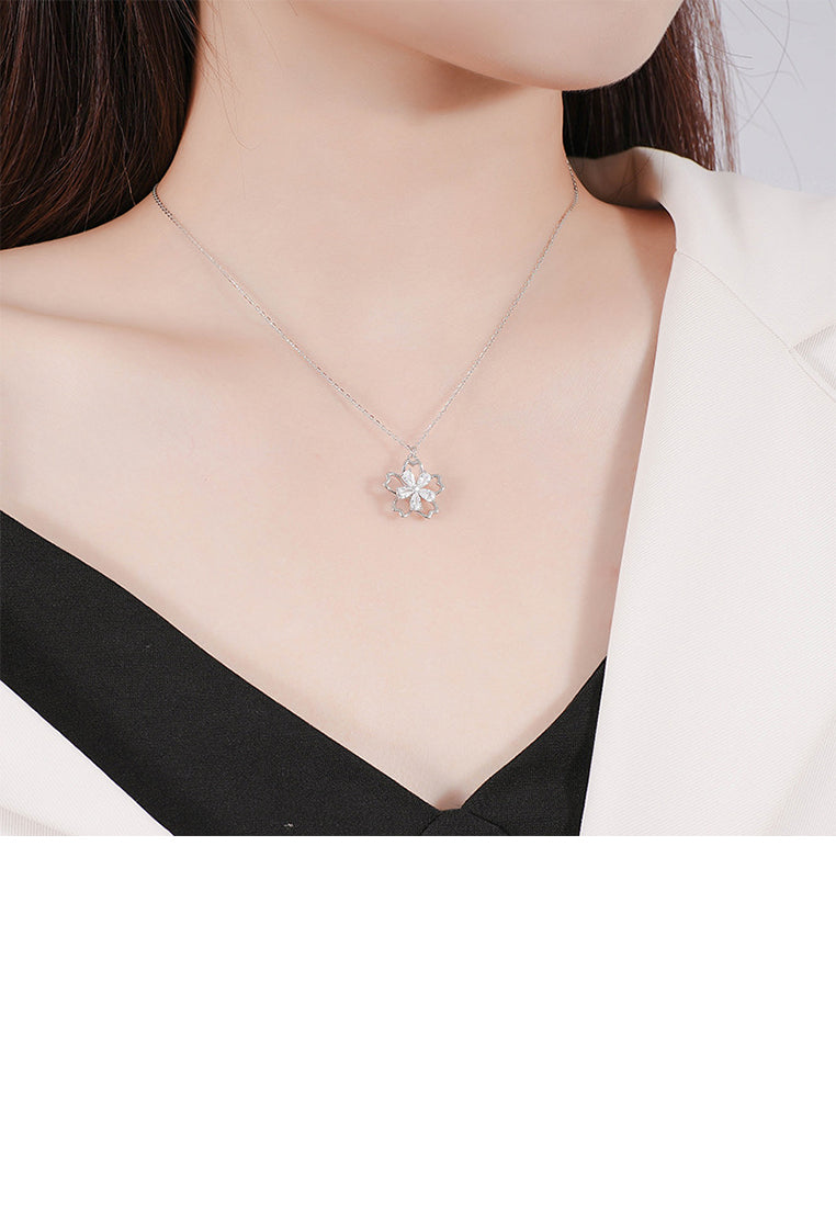 925 Sterling Silver Fashion Simple Rotating Flower Pendant with Cubic Zirconia and Necklace - Luxurious Look