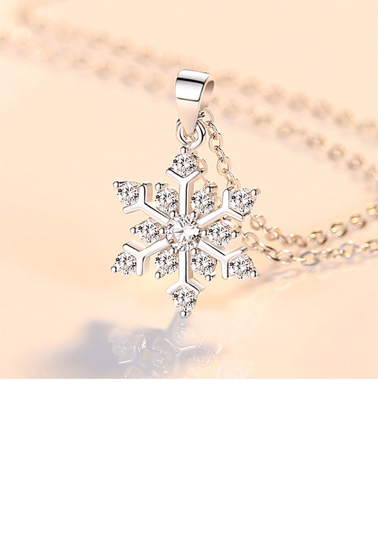 925 Sterling Silver Fashion Simple Snowflake Pendant with Cubic Zirconia and Necklace - Luxurious Look