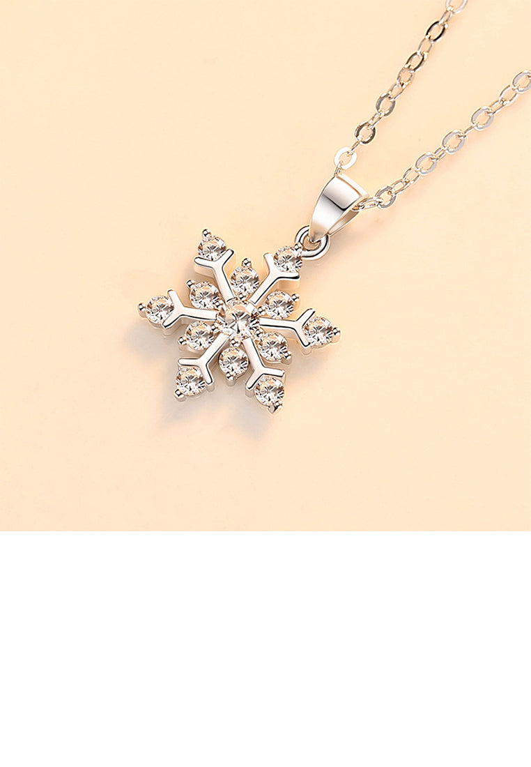 925 Sterling Silver Fashion Simple Snowflake Pendant with Cubic Zirconia and Necklace - Luxurious Look