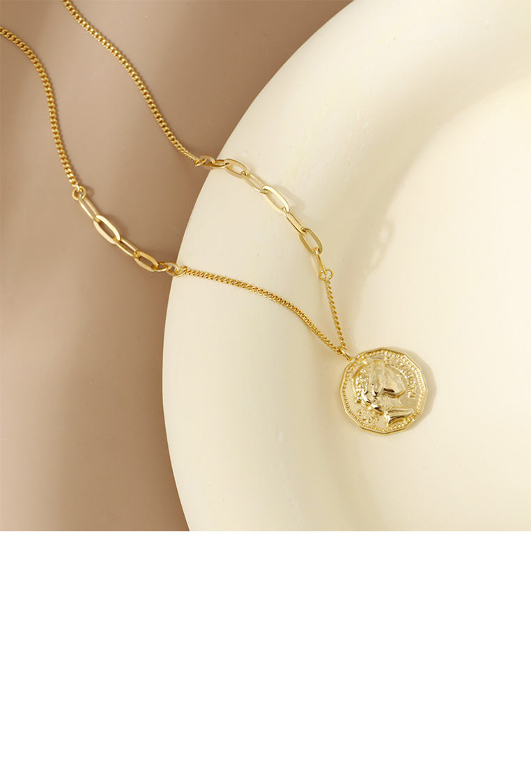 925 Sterling Silver Plated Gold Fashion and Elegant Queen Geometric Pendant with Necklace