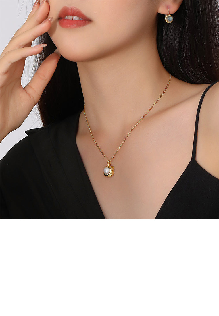 925 Sterling Silver Plated Gold Fashion Simple Pattern Geometric Square Pendant with Imitation Pearls and Necklace