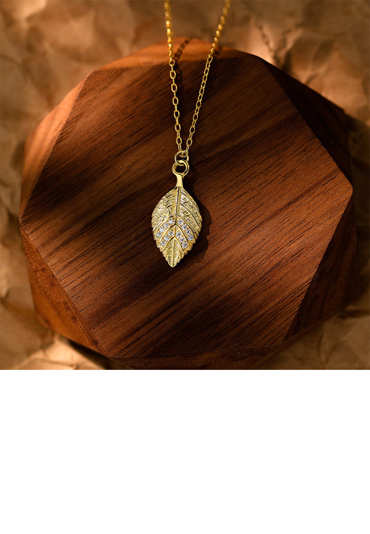 925 Sterling Silver Plated Gold Fashion Simple Leaf Pendant with Cubic Zirconia and Necklace - Luxurious Look
