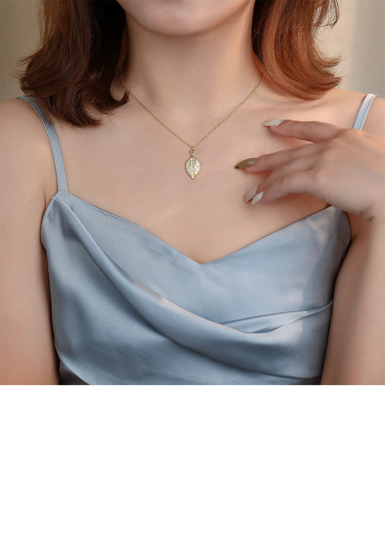 925 Sterling Silver Plated Gold Fashion Simple Leaf Pendant with Cubic Zirconia and Necklace - Luxurious Look