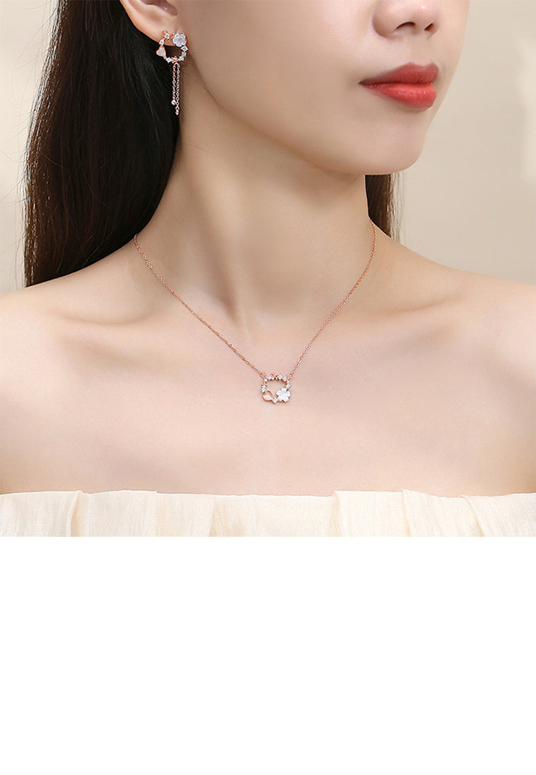 925 Sterling Silver Plated Rose Gold Fashion Temperament Flower Circle Pendant with Cubic Zirconia and Necklace - Luxurious Look