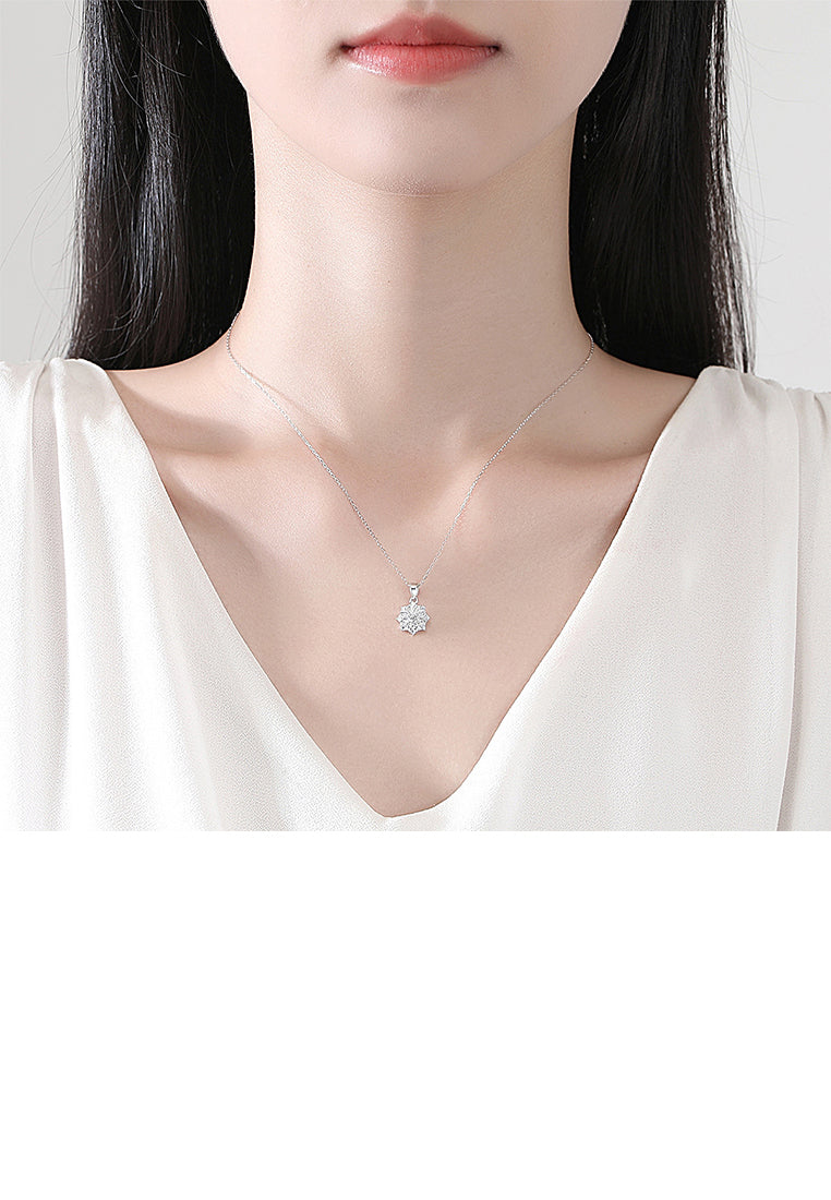 925 Sterling Silver Fashion Brilliant Flower Pendant with Cubic Zirconia and Necklace - Luxurious Look