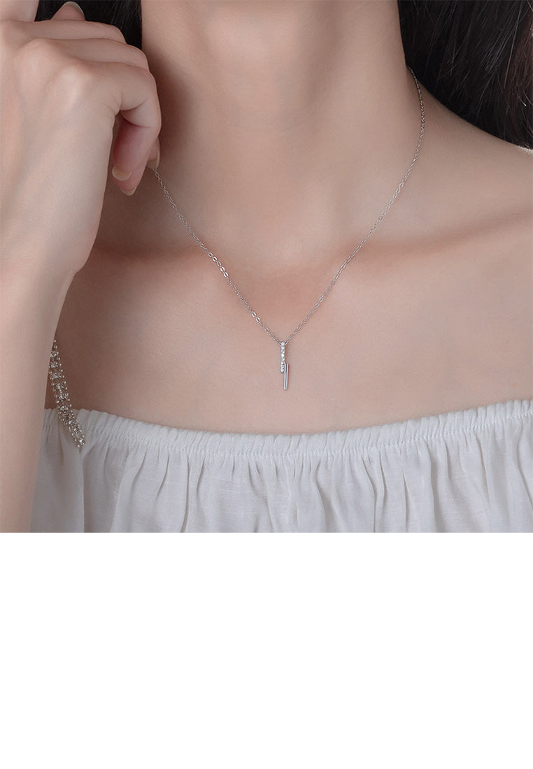 925 Sterling Silver Simple and Fashion Strip Geometric Pendant with Cubic Zirconia and Necklace - Luxurious Look
