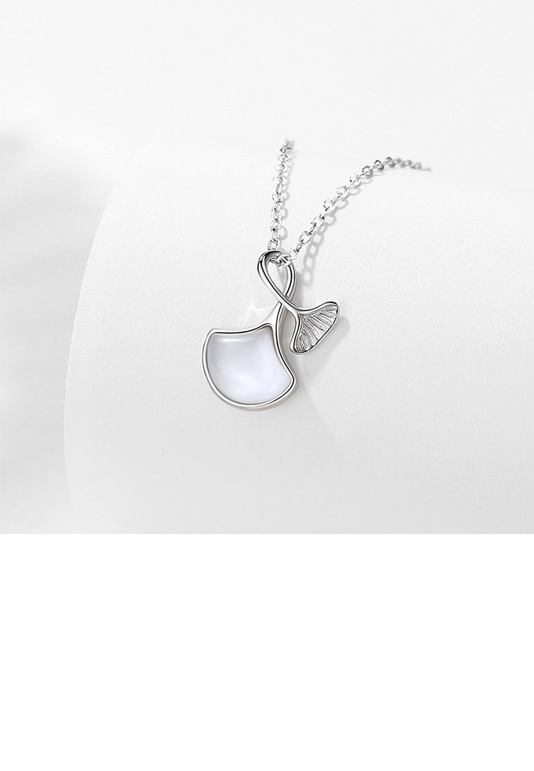 925 Sterling Silver Fashion Simple Ginkgo Leaf Imitation Opal Pendant with Necklace