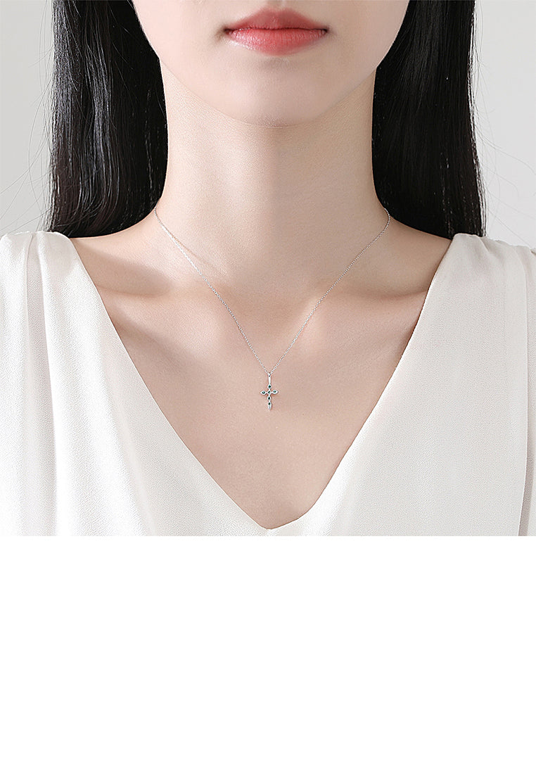925 Sterling Silver Fashion Simple Cross Pendant with Green Cubic Zirconia and Necklace - Luxurious Look