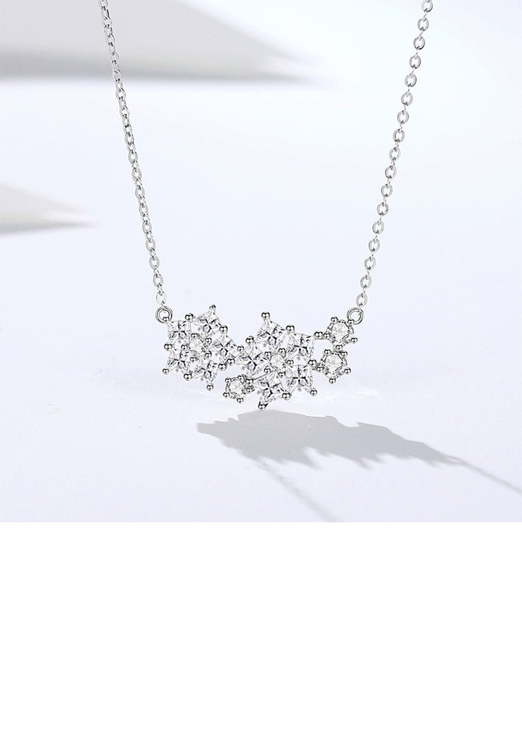 925 Sterling Silver Fashion Bright Star Pendant with Cubic Zirconia and Necklace - Luxurious Look