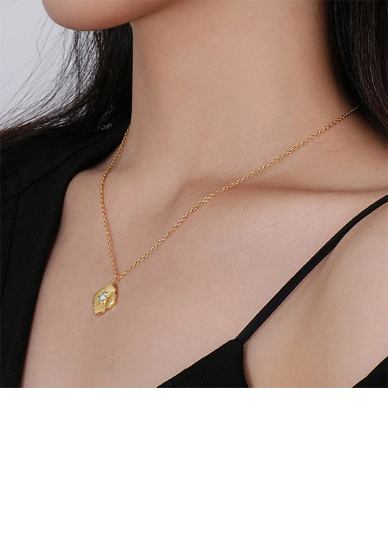925 Sterling Silver Plated Gold Fashion Simple Flower Pendant with White Cubic Zirconia and Necklace - Luxurious Look