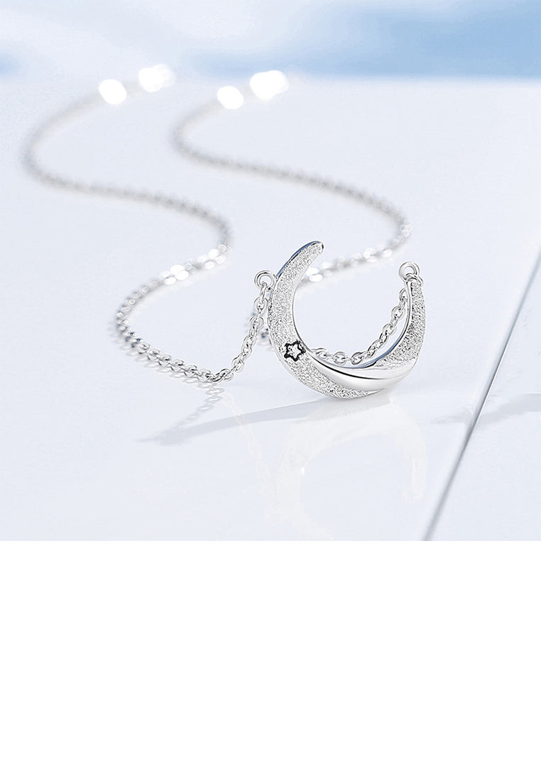 925 Sterling Silver Simple Temperament Moon Pendant with Necklace