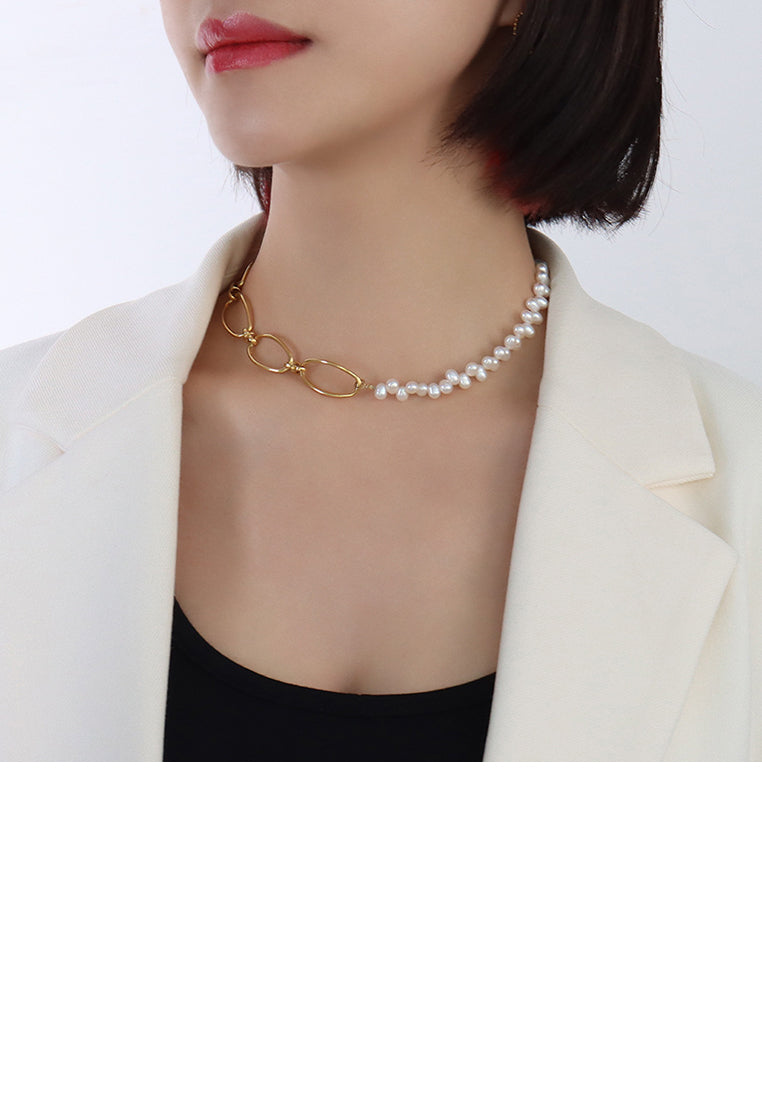 Elegant Temperament Plated Gold 316L Stainless Steel Chain Stitching Imitation Pearl Necklace - Luxurious Look