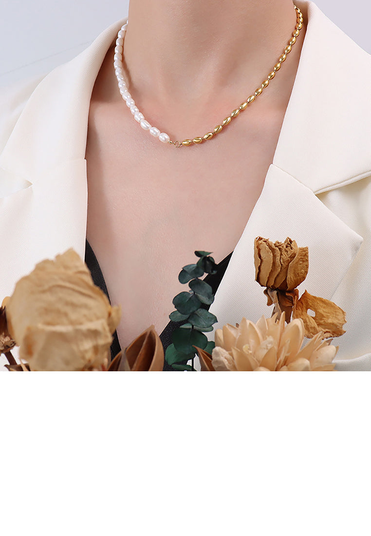Simple Temperament Plated Gold 316L Stainless Steel Imitation Pearl Stitching Ball Necklace - Luxurious Look