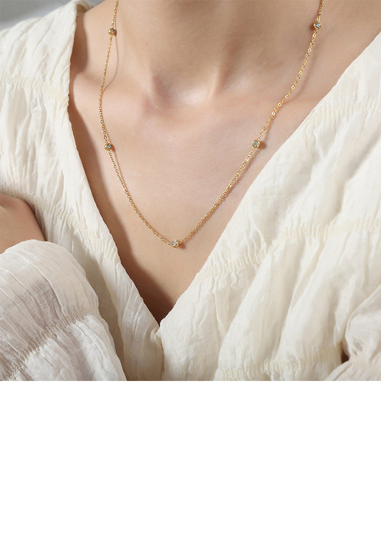 Simple and Fashion Plated Gold 316L Stainless Steel Geometric Round Necklace with Cubic Zirconia - Luxurious Look