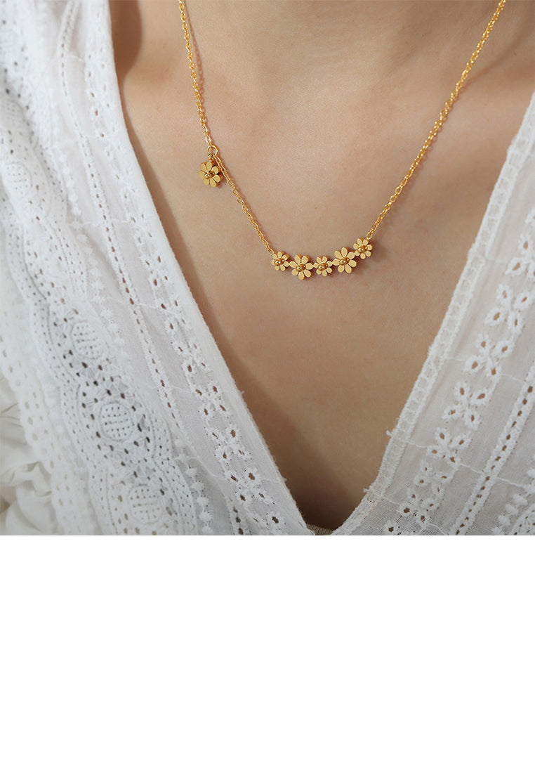 Fashion and Elegant Plated Gold 316L Stainless Steel Daisy Necklace
