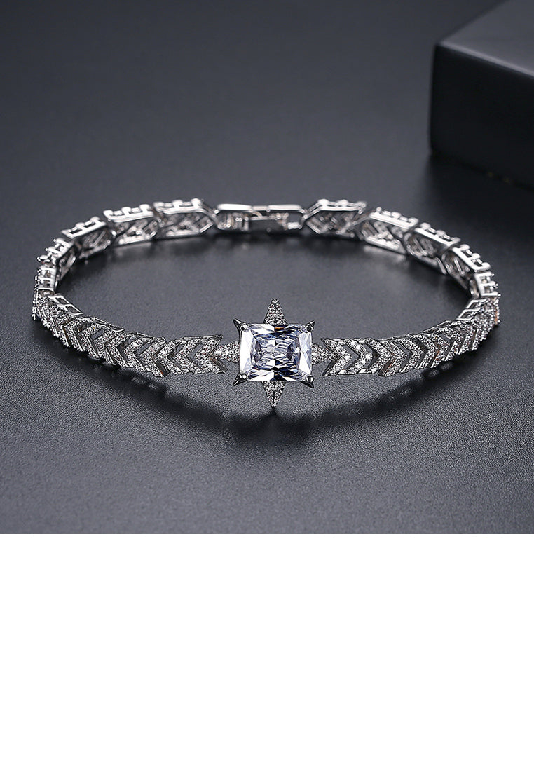 Fashion Bright Snowflake Bracelet with Cubic Zirconia - Luxurious Look