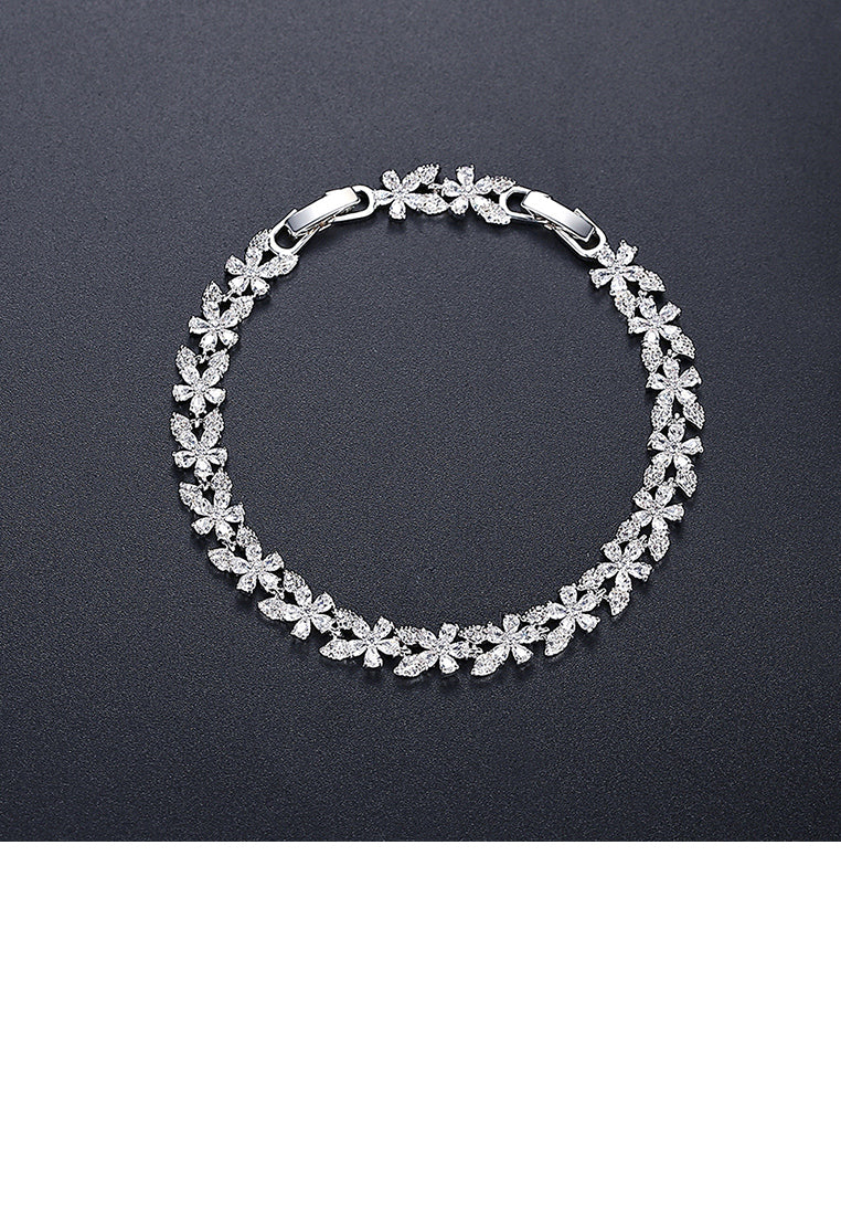 Fashion and Elegant Flower Cubic Zirconia Bracelet - Luxurious Look