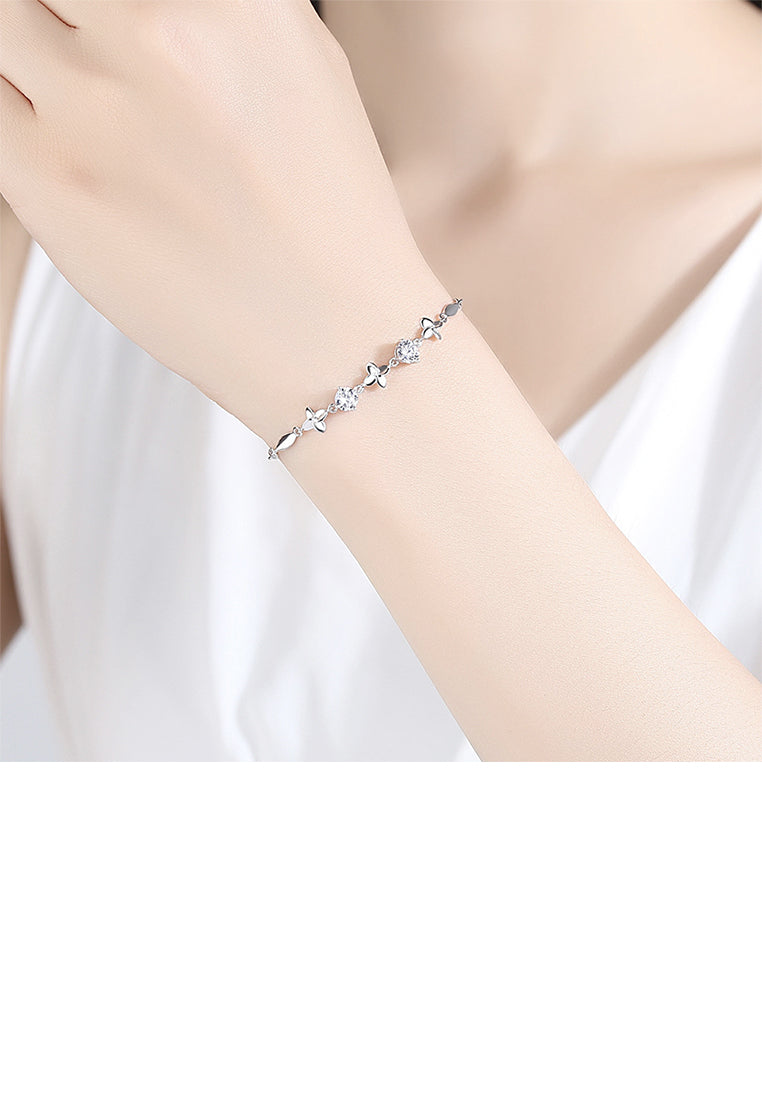 925 Sterling Silver Fashion and Elegant Four-leaf Clover Bracelet with Cubic Zirconia - Luxurious Look