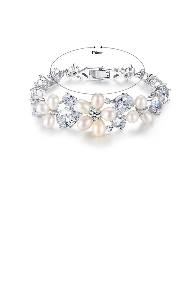 Fashion and Elegant Flower Imitation Pearl Bracelet with Cubic Zirconia - Luxurious Look