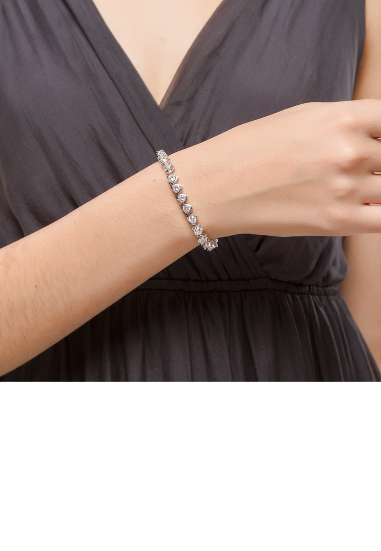 Simple and Romantic Heart-shaped Bracelet with Cubic Zirconia 17cm - Luxurious Look