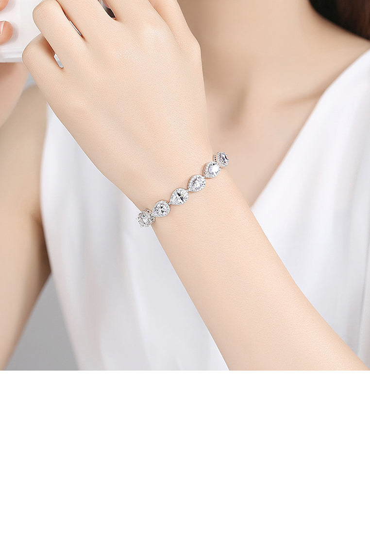 Fashion and Elegant Geometric Water Drop Shaped Bracelet with Cubic Zirconia 19cm - Luxurious Look