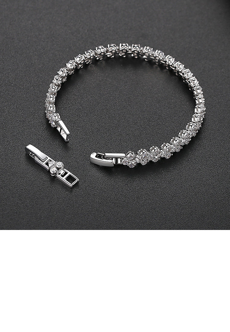 Simple Bright Geometric Bracelet with Cubic Zirconia - Luxurious Look