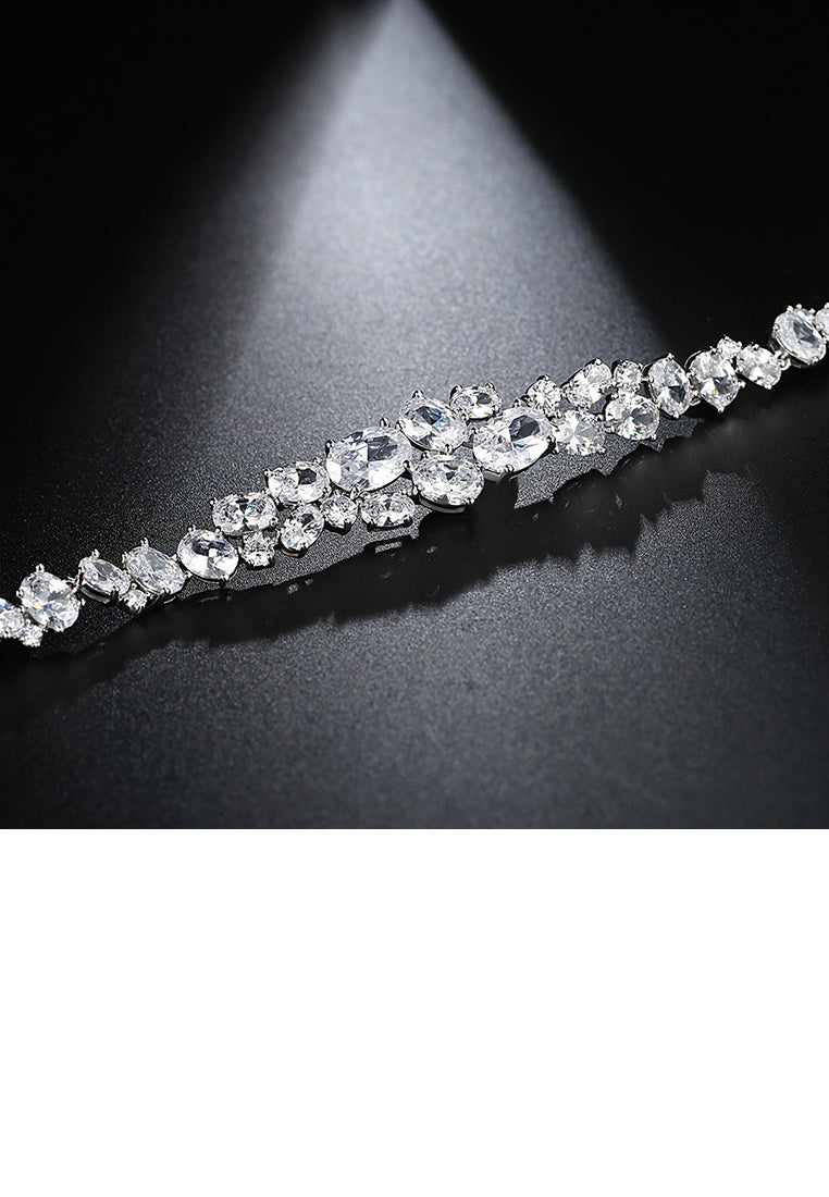 Elegant Fashion Geometric Oval Cubic Zirconia Bracelet - Luxurious Look