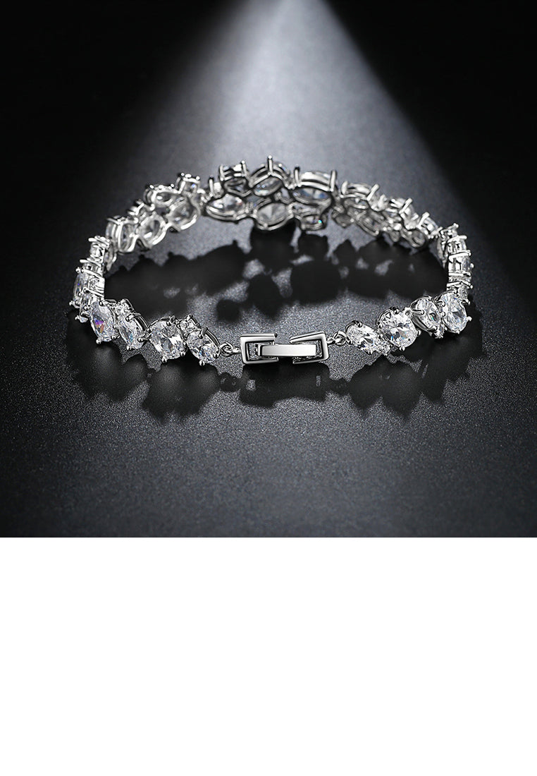 Elegant Fashion Geometric Oval Cubic Zirconia Bracelet - Luxurious Look