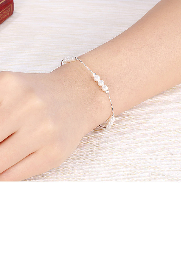 925 Sterling Silver Elegant Pearl Bracelet - Luxurious Look