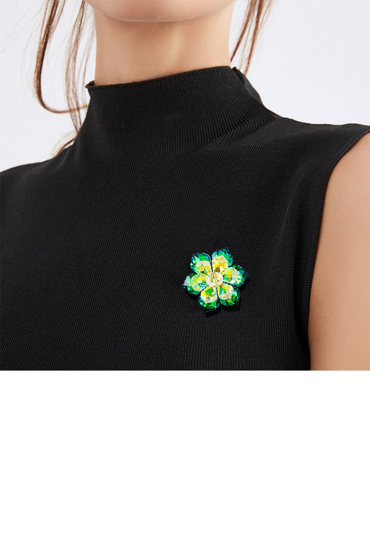 Fashion Brilliant Green Snowflake Brooch with Cubic Zirconia - Luxurious Look