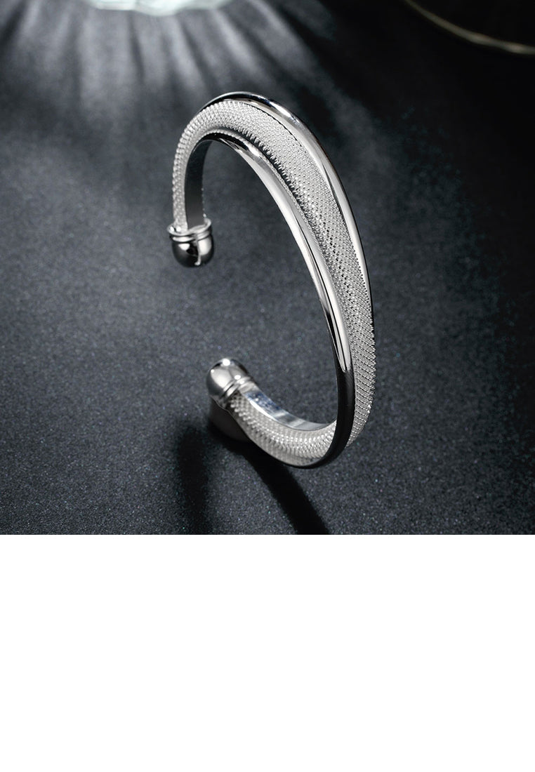 Simple Fashion Pattern Bangle