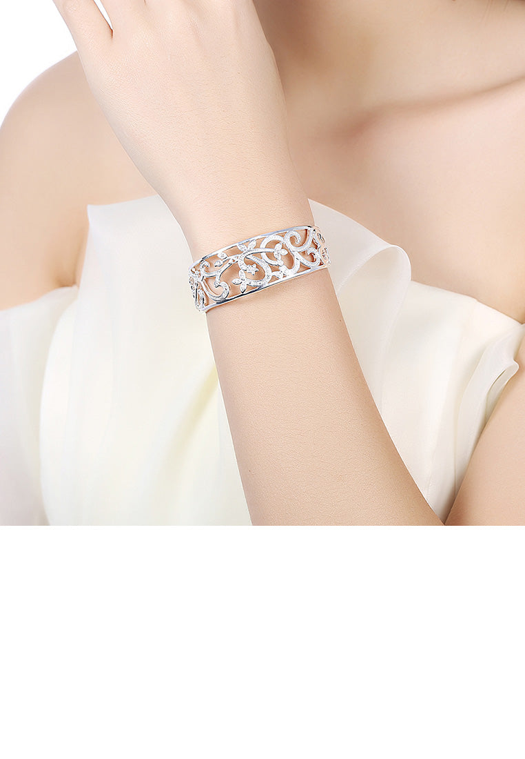 Fashion Elegant Hollow Pattern Cubic Zircon Bangle