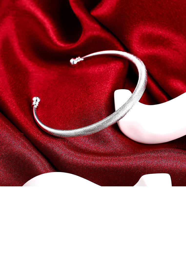 Fashion Simple Textured Geometric Round Open Bangle