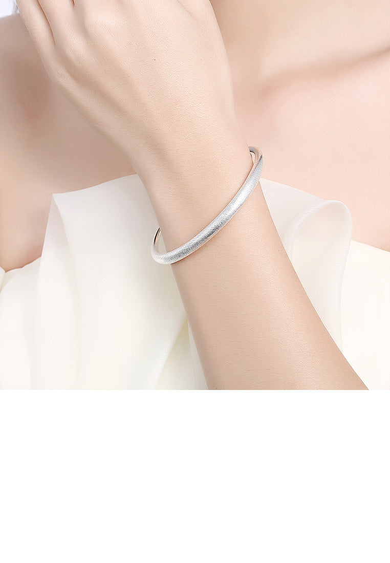Fashion Simple Textured Geometric Round Open Bangle
