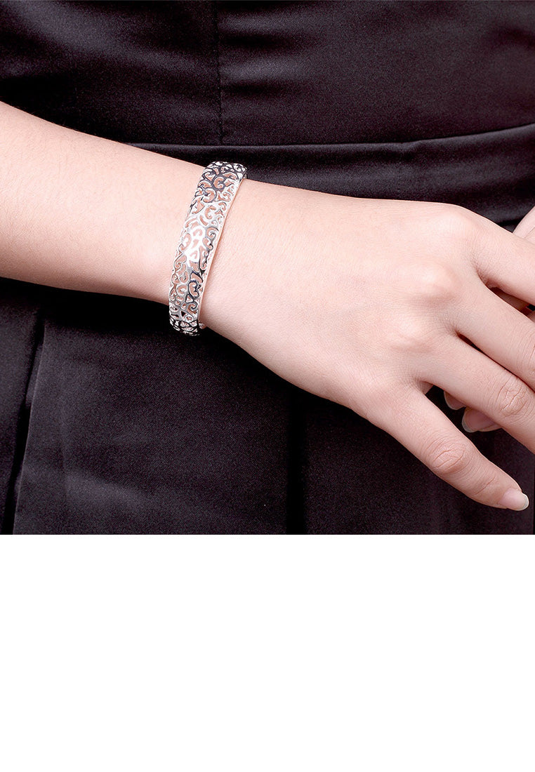 Elegant Fashion Hollow Pattern Open Bangle