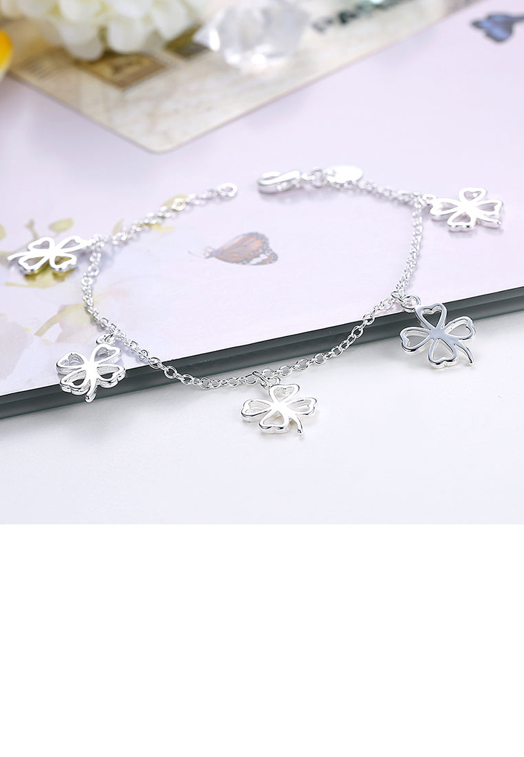 Simple Romantic Four-leafed Clover Bracelet