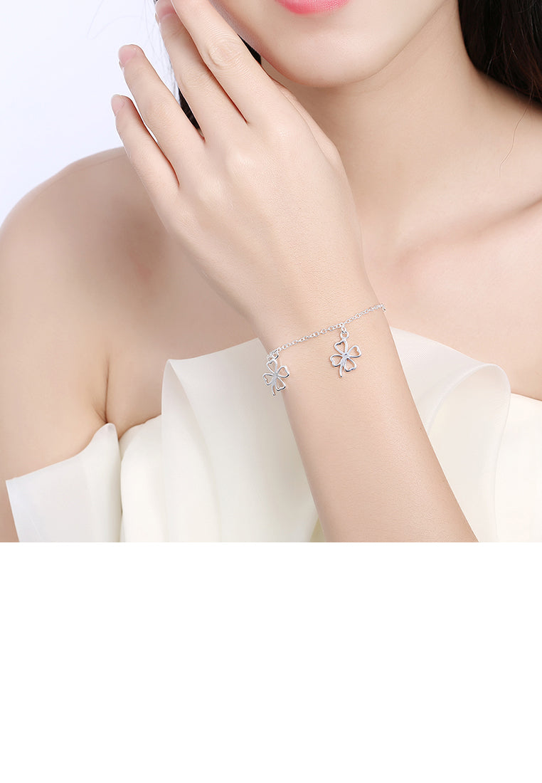 Simple Romantic Four-leafed Clover Bracelet