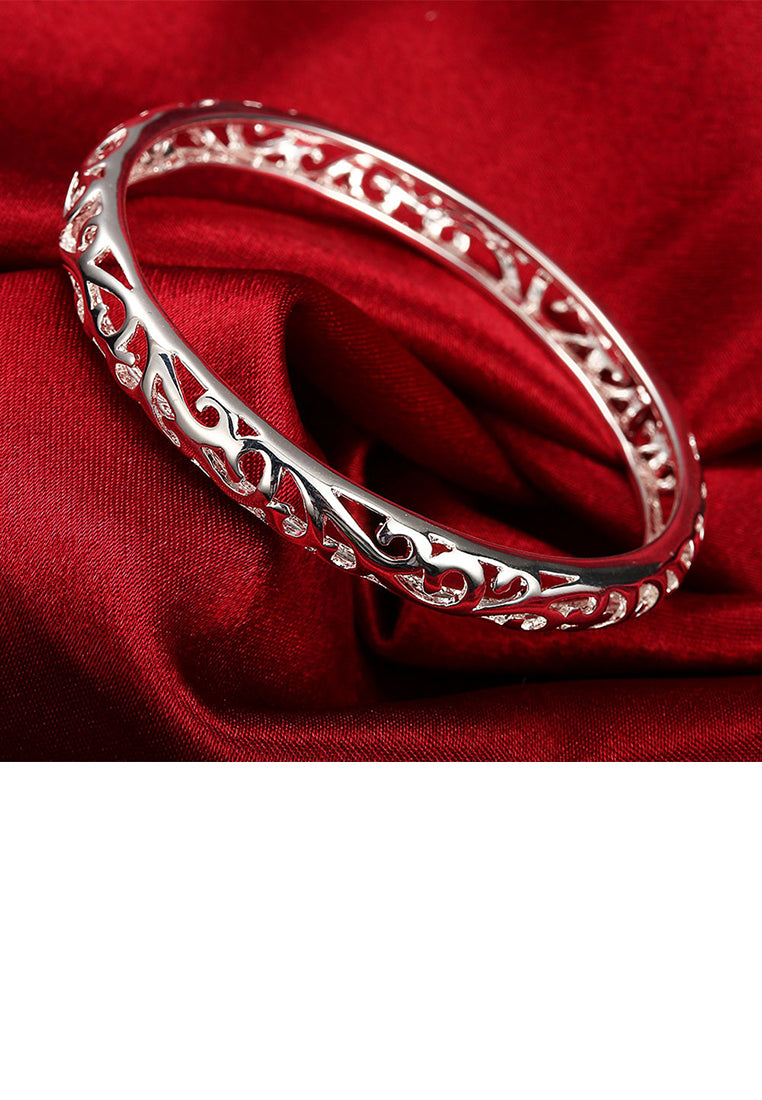 Elegant Fashion Cutout Bangle