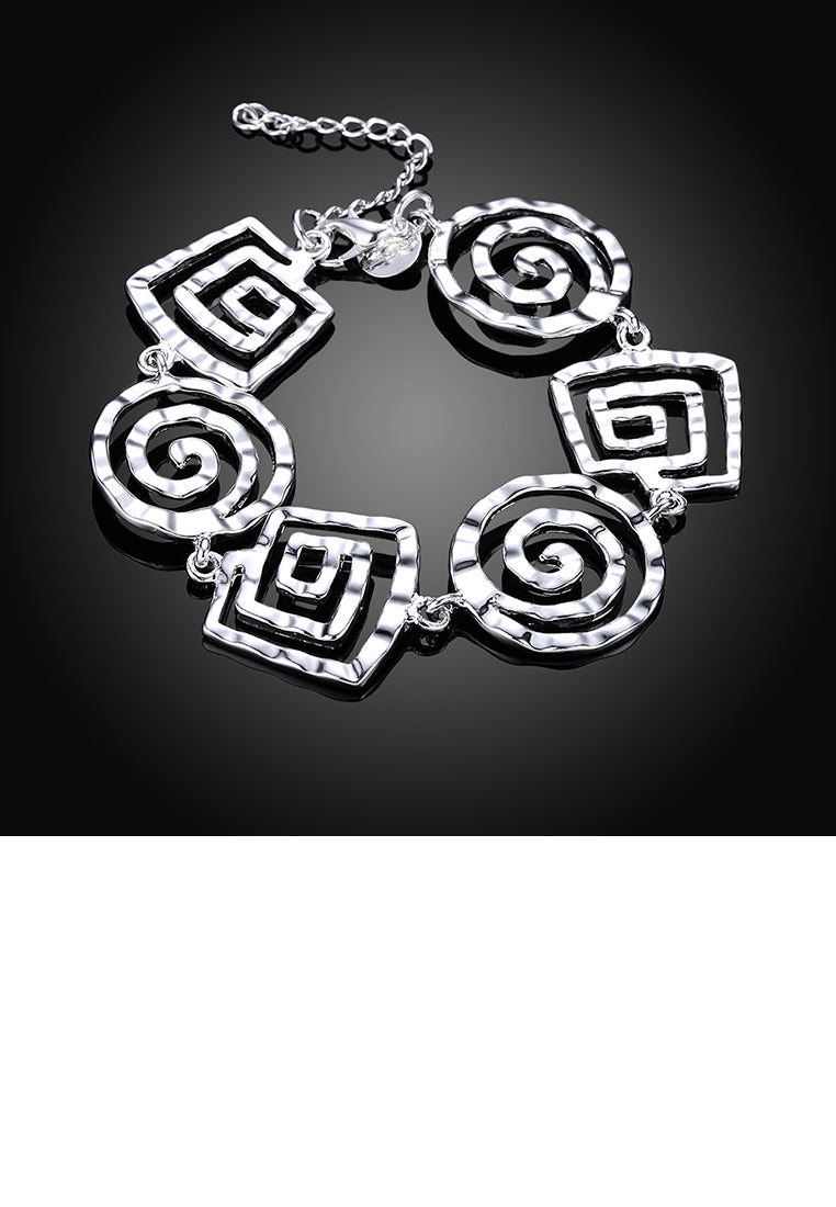 Simple Geometric Thread Bracelet